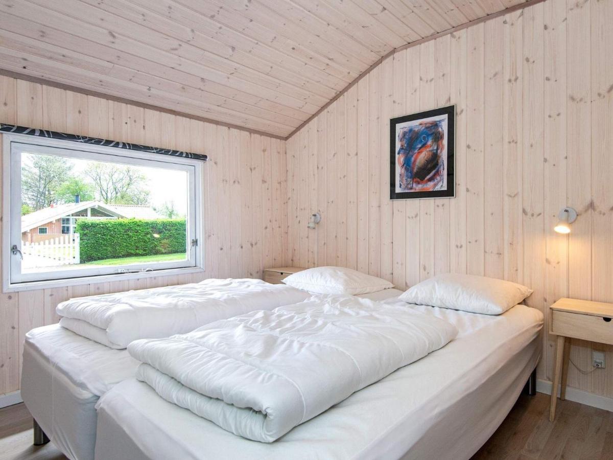 8 Person Holiday Home In Hejls Buitenkant foto