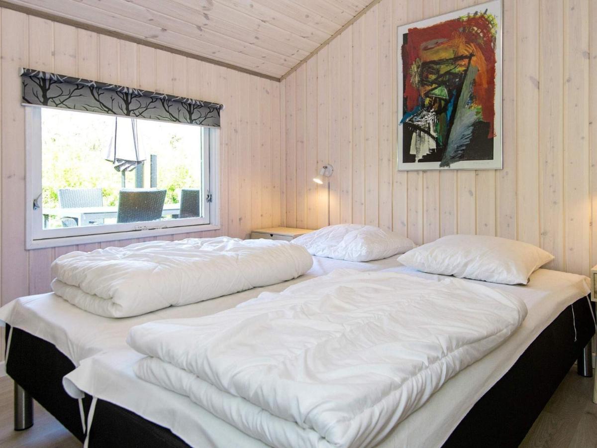 8 Person Holiday Home In Hejls Buitenkant foto