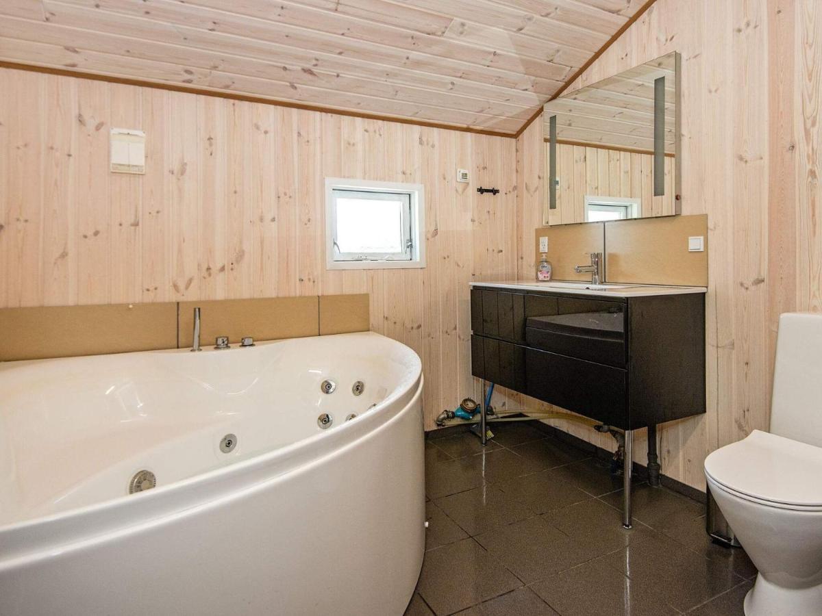 8 Person Holiday Home In Hejls Buitenkant foto