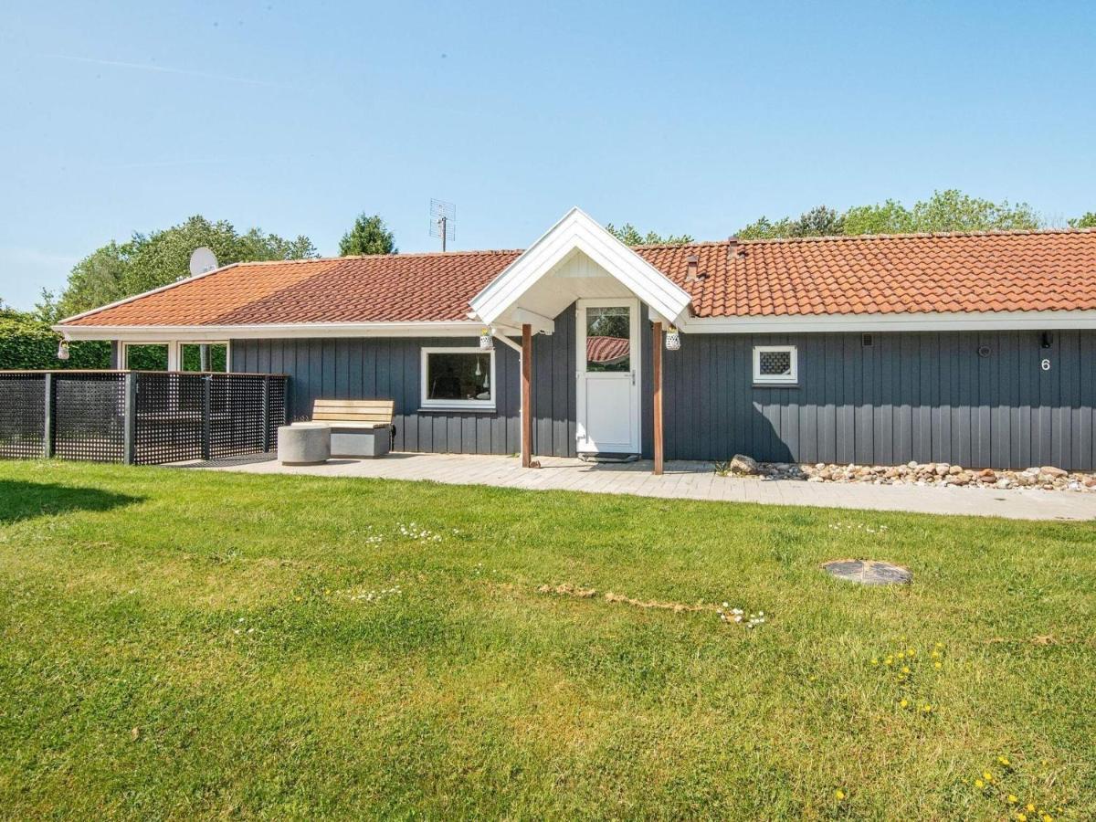 8 Person Holiday Home In Hejls Buitenkant foto