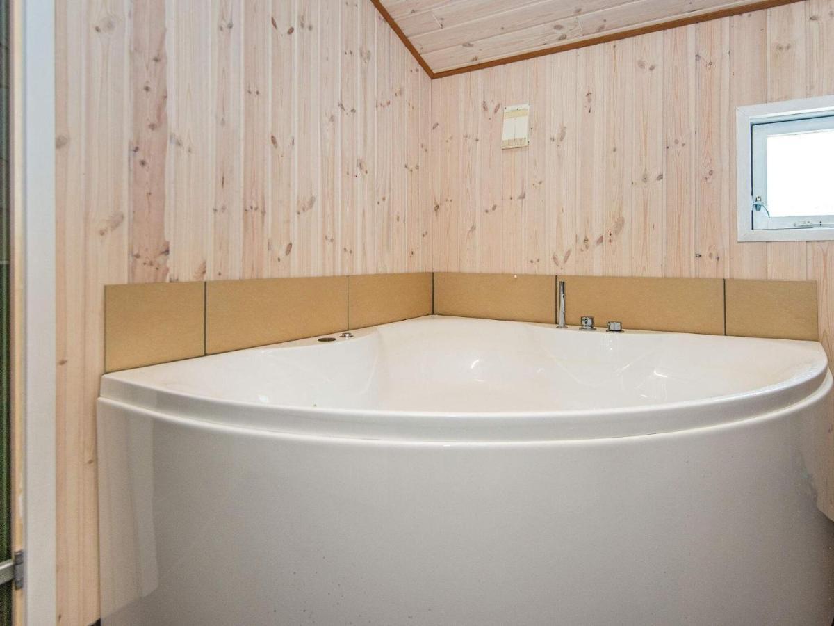 8 Person Holiday Home In Hejls Buitenkant foto