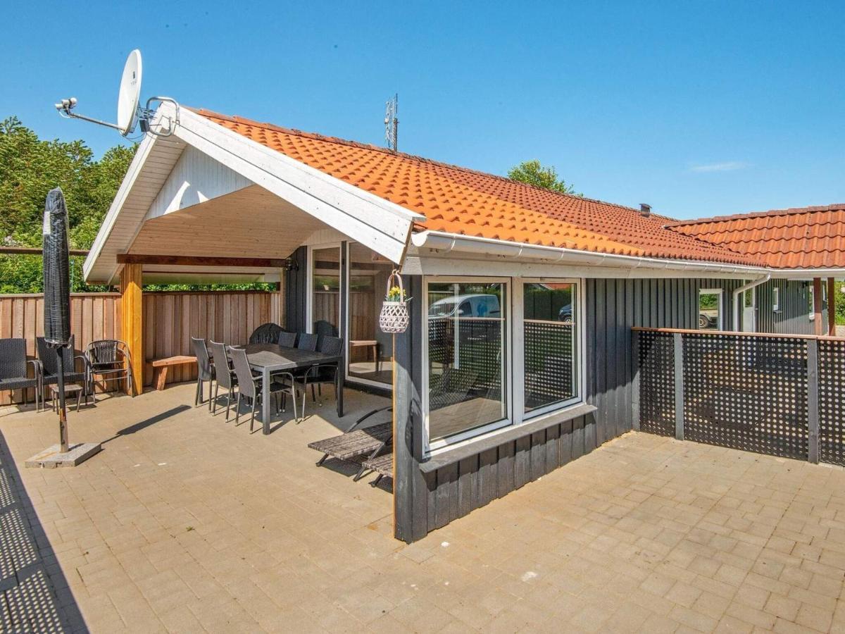 8 Person Holiday Home In Hejls Buitenkant foto